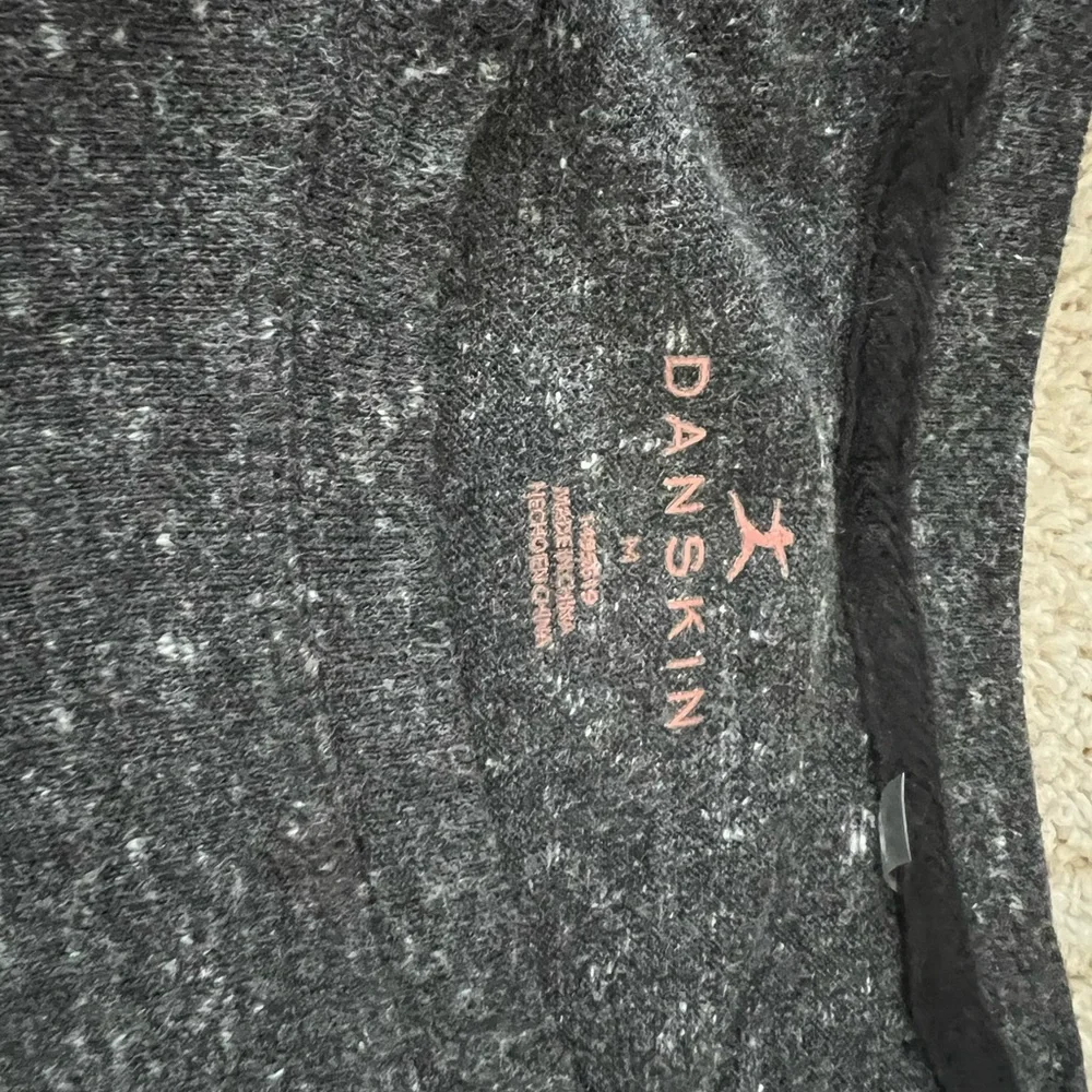 ⭐️ Firm Price ⭐️ NWOT Danskin Medium Tank tops - Picture 5 of 5